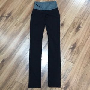 Black Lululemon leggings - grey waist